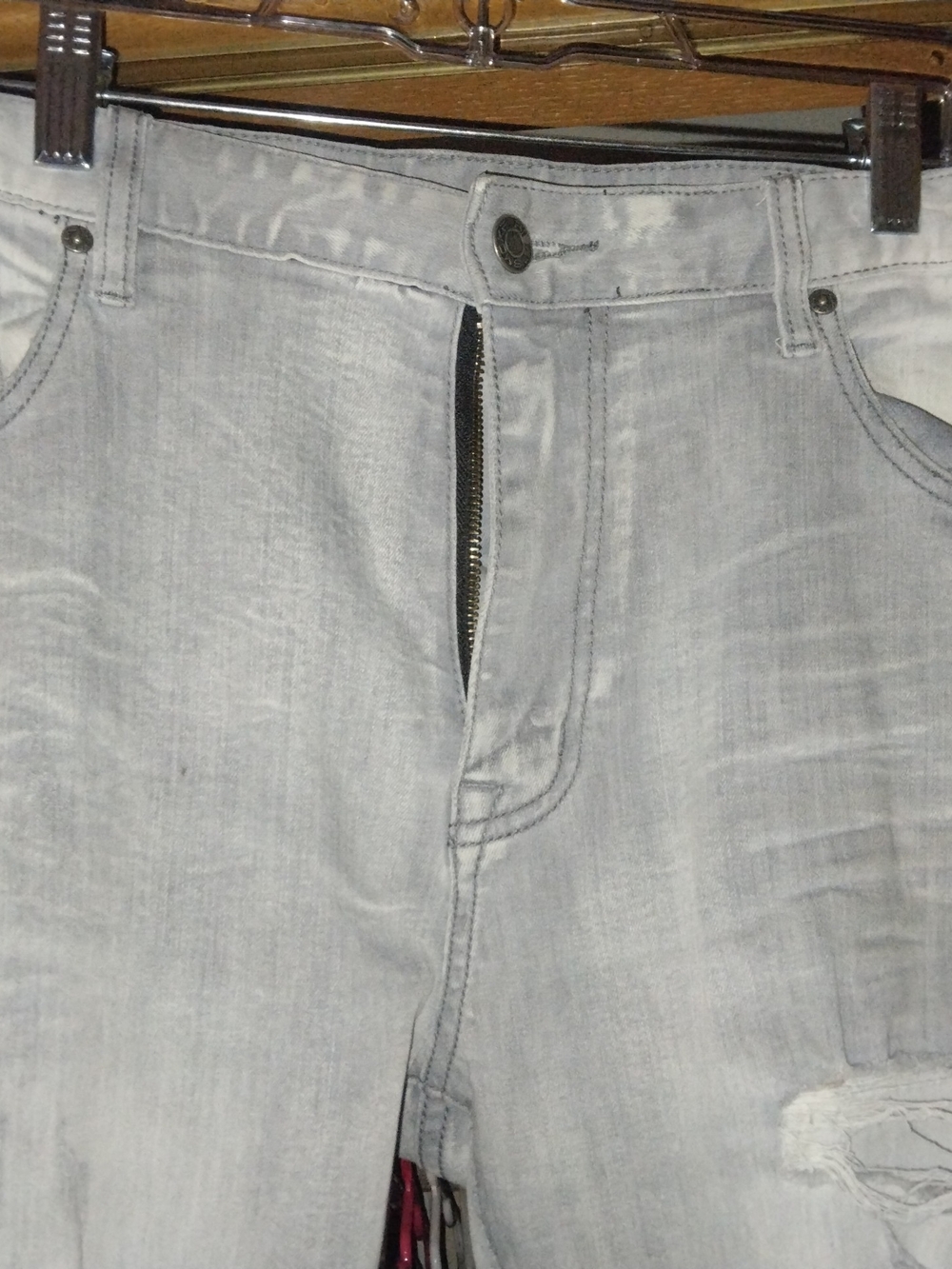 Men's Skinny Distressed Light Gray Jeans - Picture 4 of 8